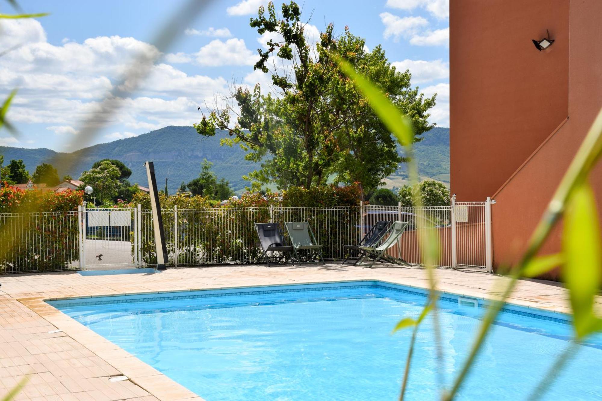 Ibis Budget Millau Viaduc Екстериор снимка
