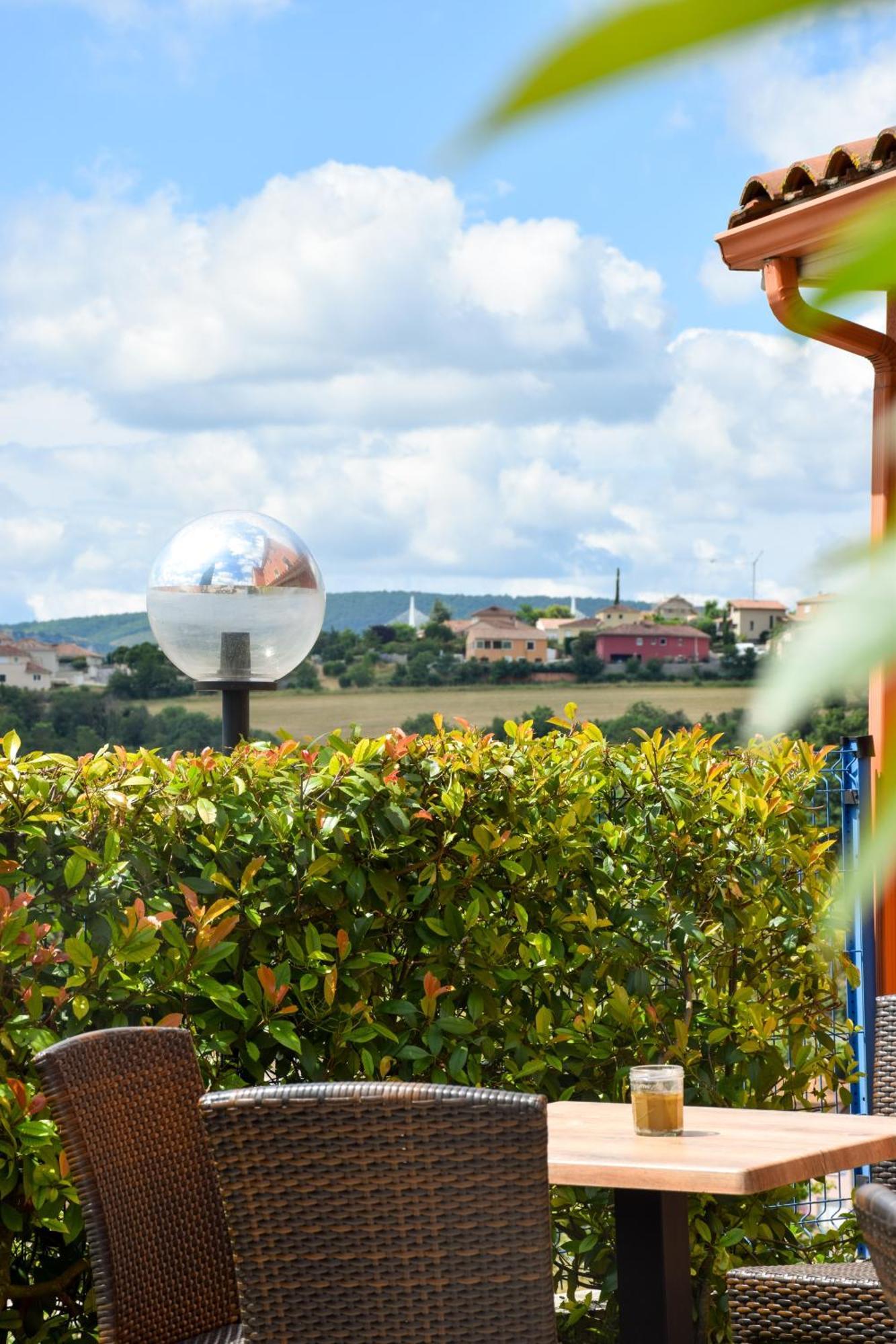 Ibis Budget Millau Viaduc Екстериор снимка