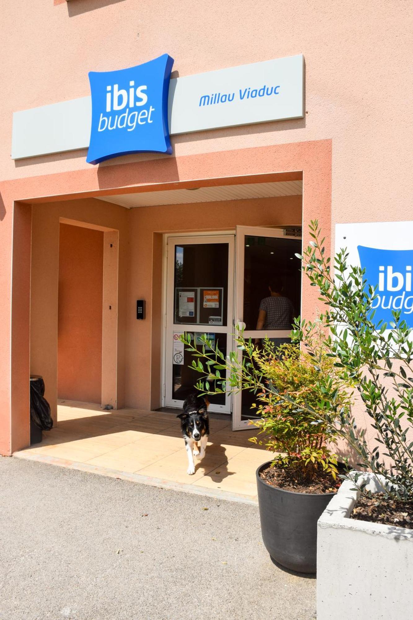Ibis Budget Millau Viaduc Екстериор снимка